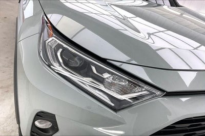 2020 Toyota RAV4 Hybrid XLE