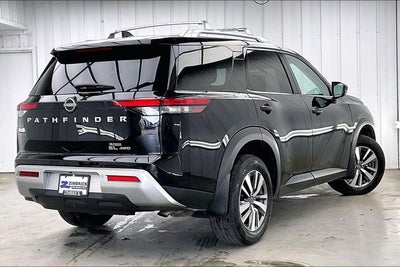 2025 Nissan Pathfinder SL