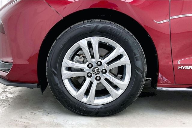 2021 Toyota Sienna XSE 7 Passenger