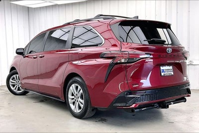 2021 Toyota Sienna XSE 7 Passenger