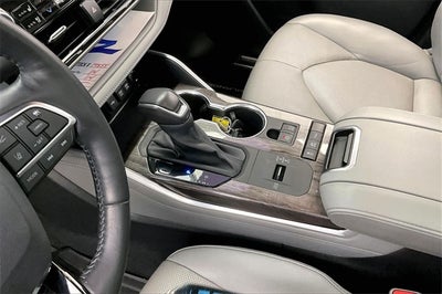 2021 Toyota Highlander Hybrid Platinum