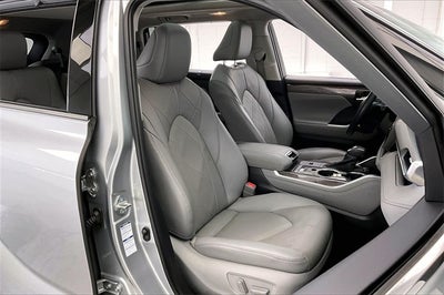 2021 Toyota Highlander Hybrid Platinum