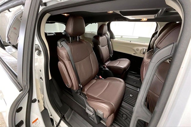2022 Toyota Sienna Platinum 7 Passenger