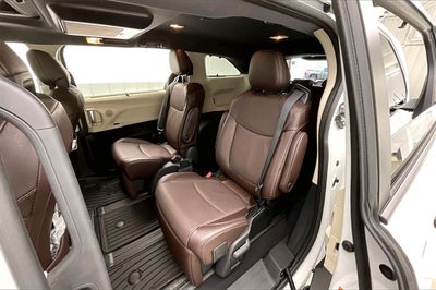 2022 Toyota Sienna Platinum 7 Passenger