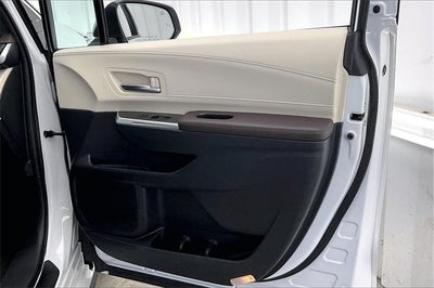 2022 Toyota Sienna Platinum 7 Passenger