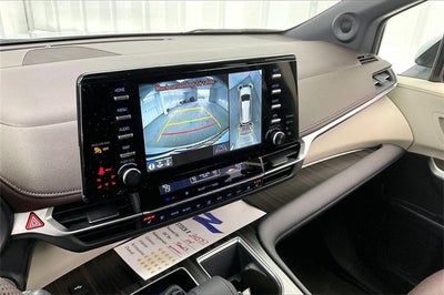 2022 Toyota Sienna Platinum 7 Passenger