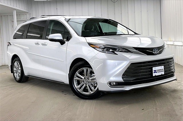 2022 Toyota Sienna Platinum 7 Passenger