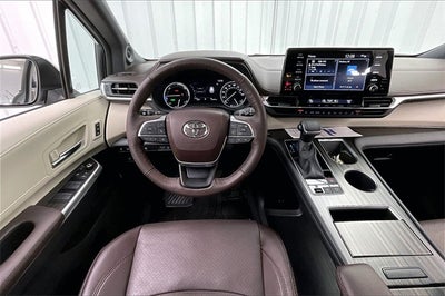 2022 Toyota Sienna Platinum 7 Passenger