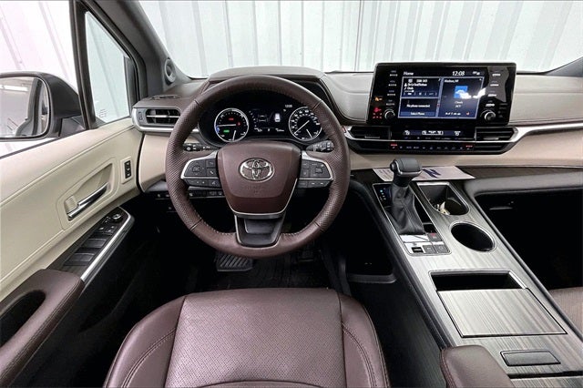 2022 Toyota Sienna Platinum 7 Passenger
