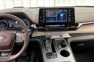 2022 Toyota Sienna Platinum 7 Passenger