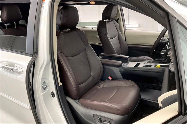 2022 Toyota Sienna Platinum 7 Passenger
