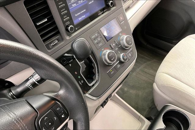 2018 Toyota Sienna LE 8 Passenger