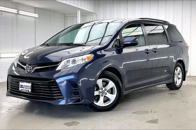 2018 Toyota Sienna LE 8 Passenger
