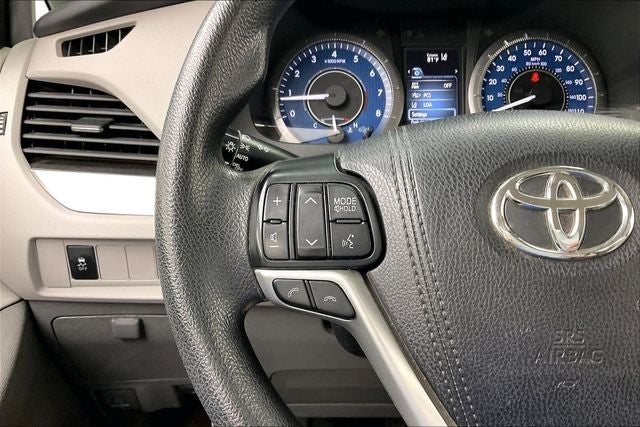 2018 Toyota Sienna LE 8 Passenger