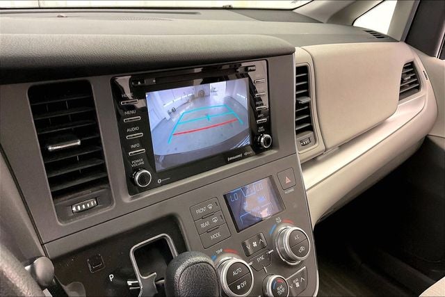 2018 Toyota Sienna LE 8 Passenger