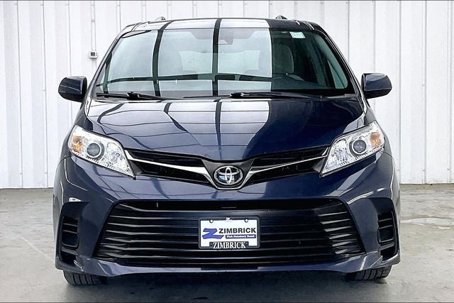 2018 Toyota Sienna LE 8 Passenger