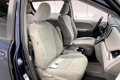 2018 Toyota Sienna LE 8 Passenger