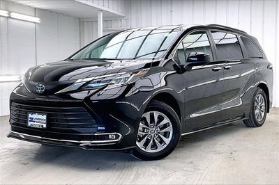 2023 Toyota Sienna XLE
