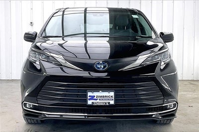 2023 Toyota Sienna XLE