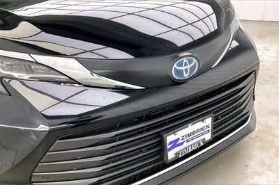 2023 Toyota Sienna XLE