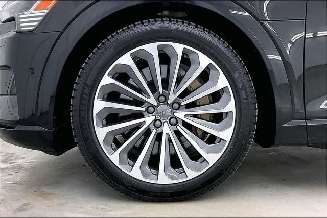 2019 Audi e-tron Prestige quattro