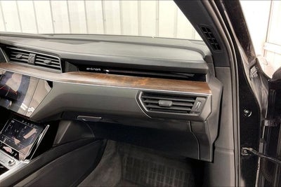 2019 Audi e-tron Prestige quattro