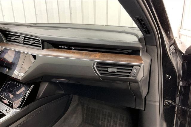 2019 Audi e-tron Prestige quattro