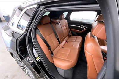 2019 Audi e-tron Prestige quattro