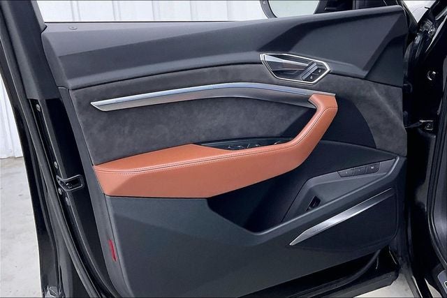 2019 Audi e-tron Prestige quattro