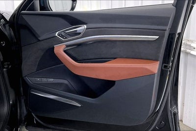 2019 Audi e-tron Prestige quattro