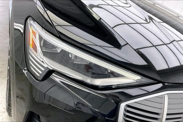 2019 Audi e-tron Prestige quattro