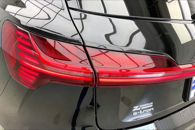 2019 Audi e-tron Prestige quattro