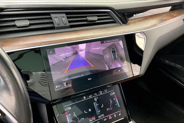 2019 Audi e-tron Prestige quattro