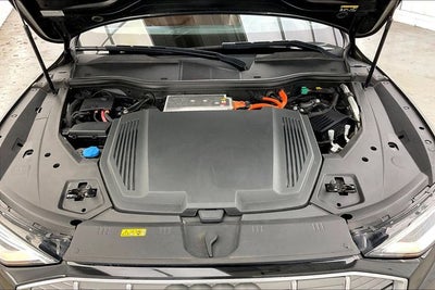 2019 Audi e-tron Prestige quattro