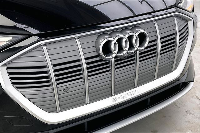 2019 Audi e-tron Prestige quattro