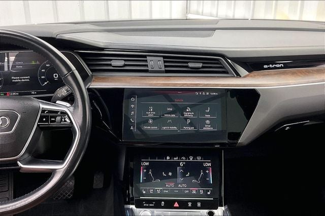 2019 Audi e-tron Prestige quattro