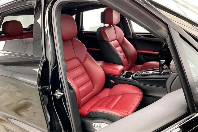 2022 Porsche Macan S