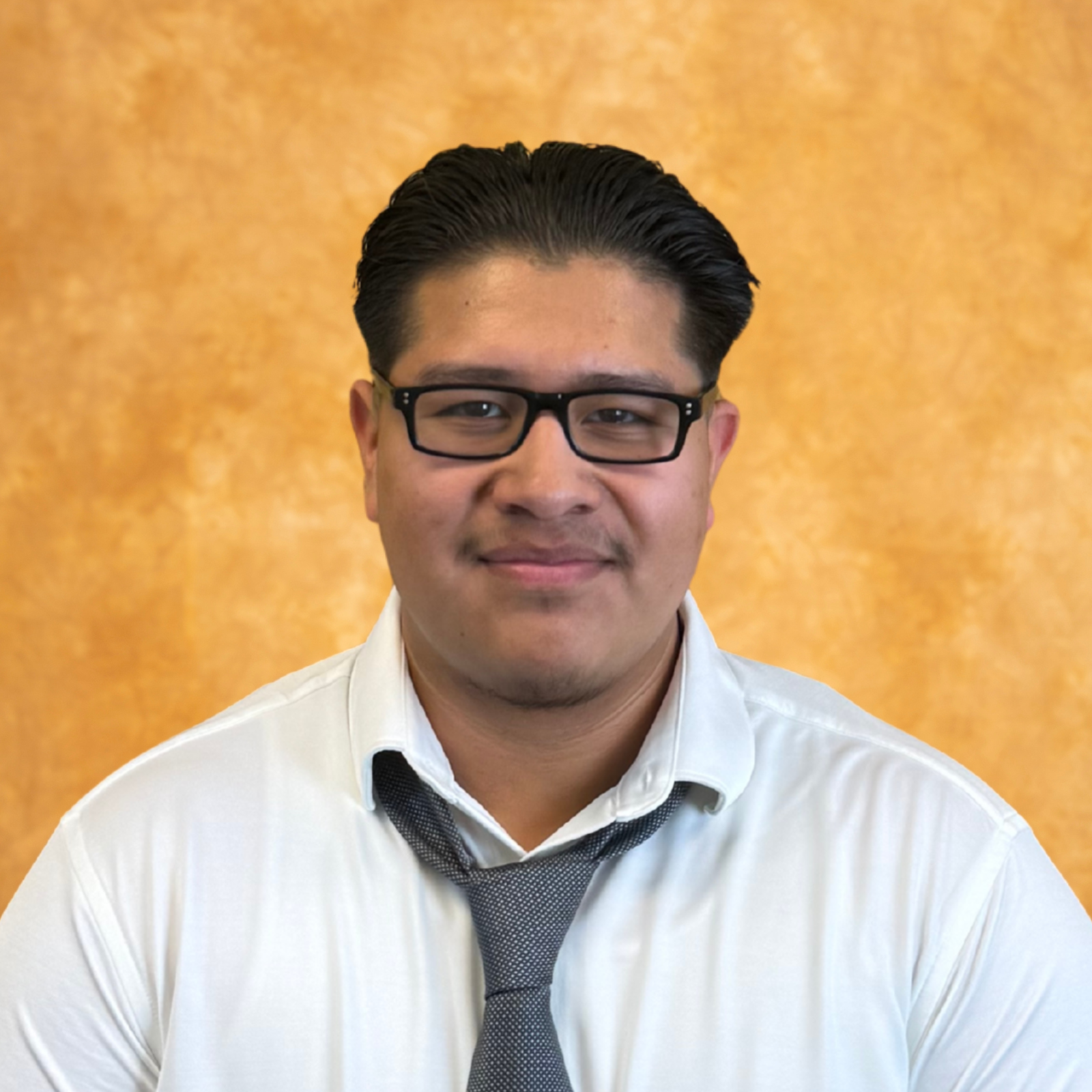 Jason Martinez (speaks Spanish)